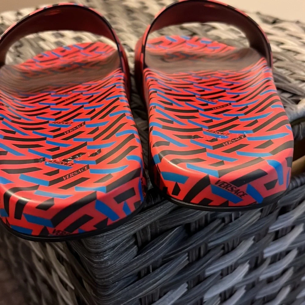 Versace Pool Slides - Picture 5 of 7